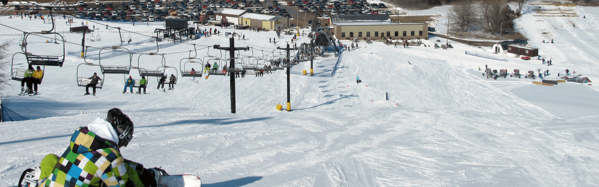 Seven Oaks is the place to ski, snowboard and snow tube in central Iowa! Located in Boone, IA.
